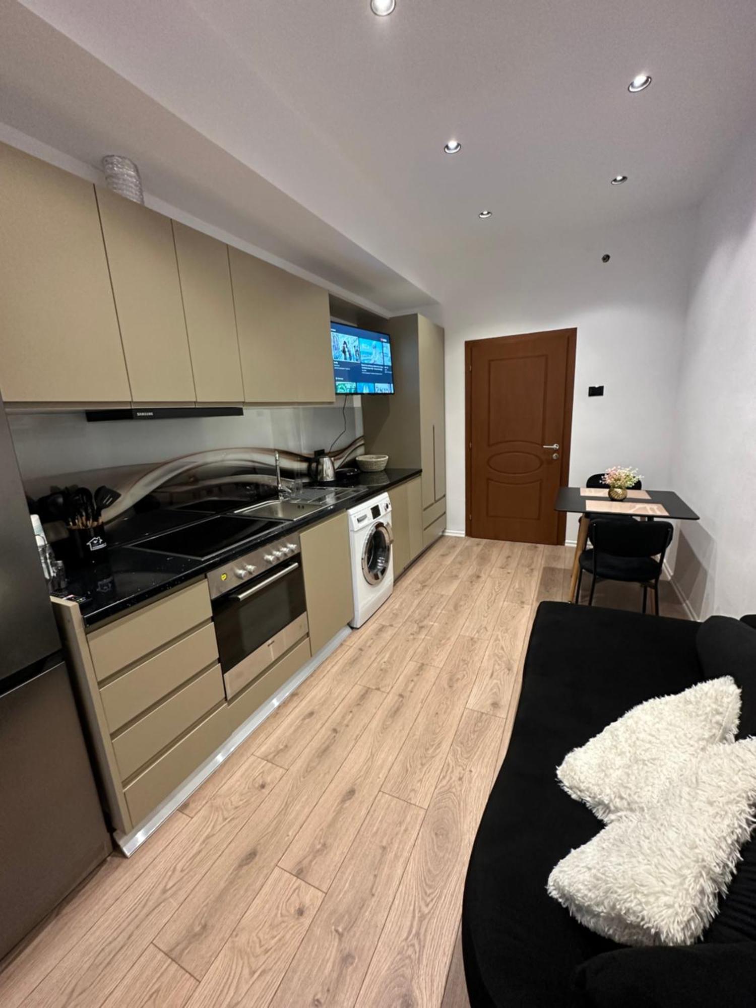 Heart Of Tirana Apartment Ngoại thất bức ảnh