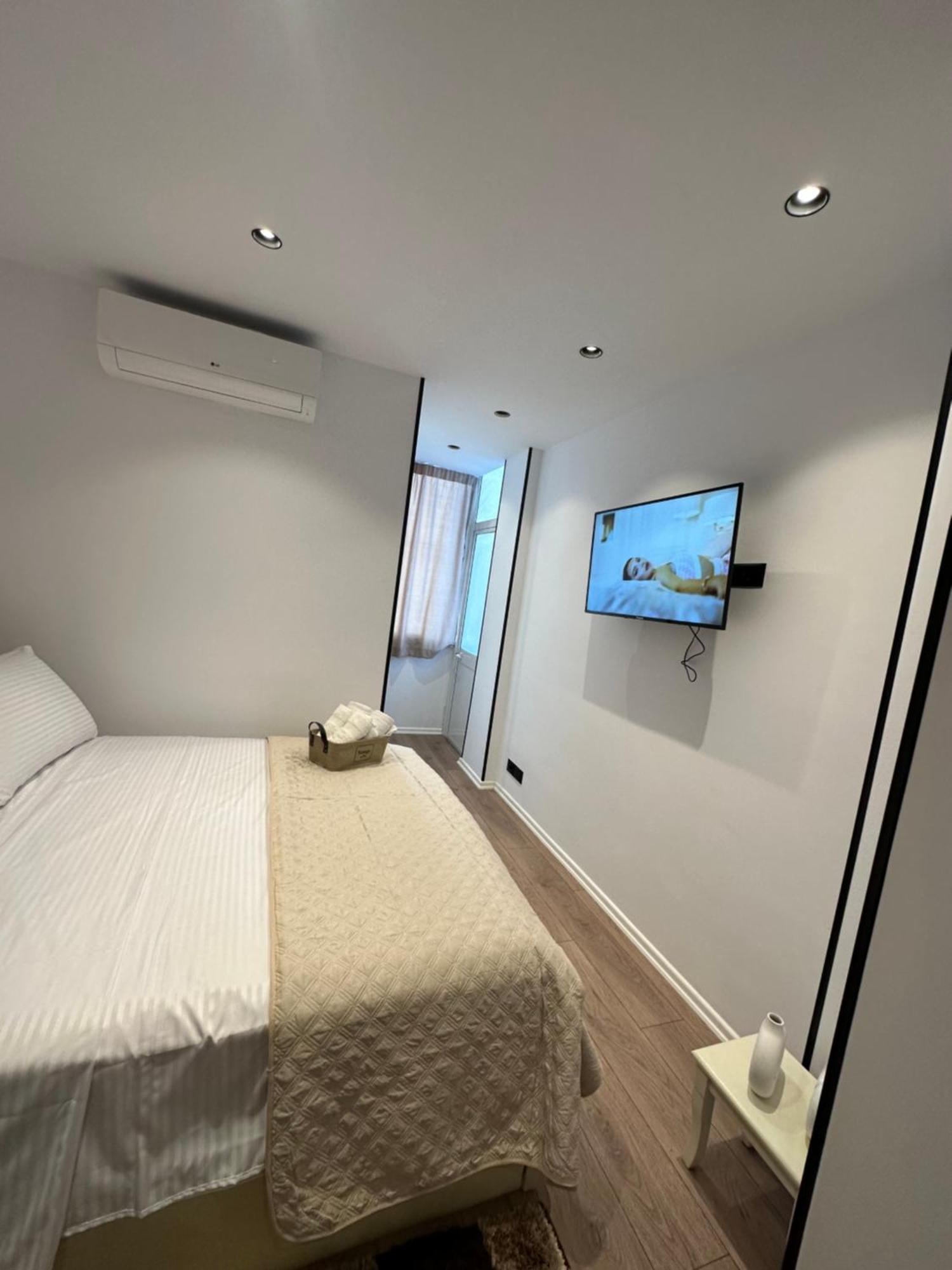 Heart Of Tirana Apartment Ngoại thất bức ảnh