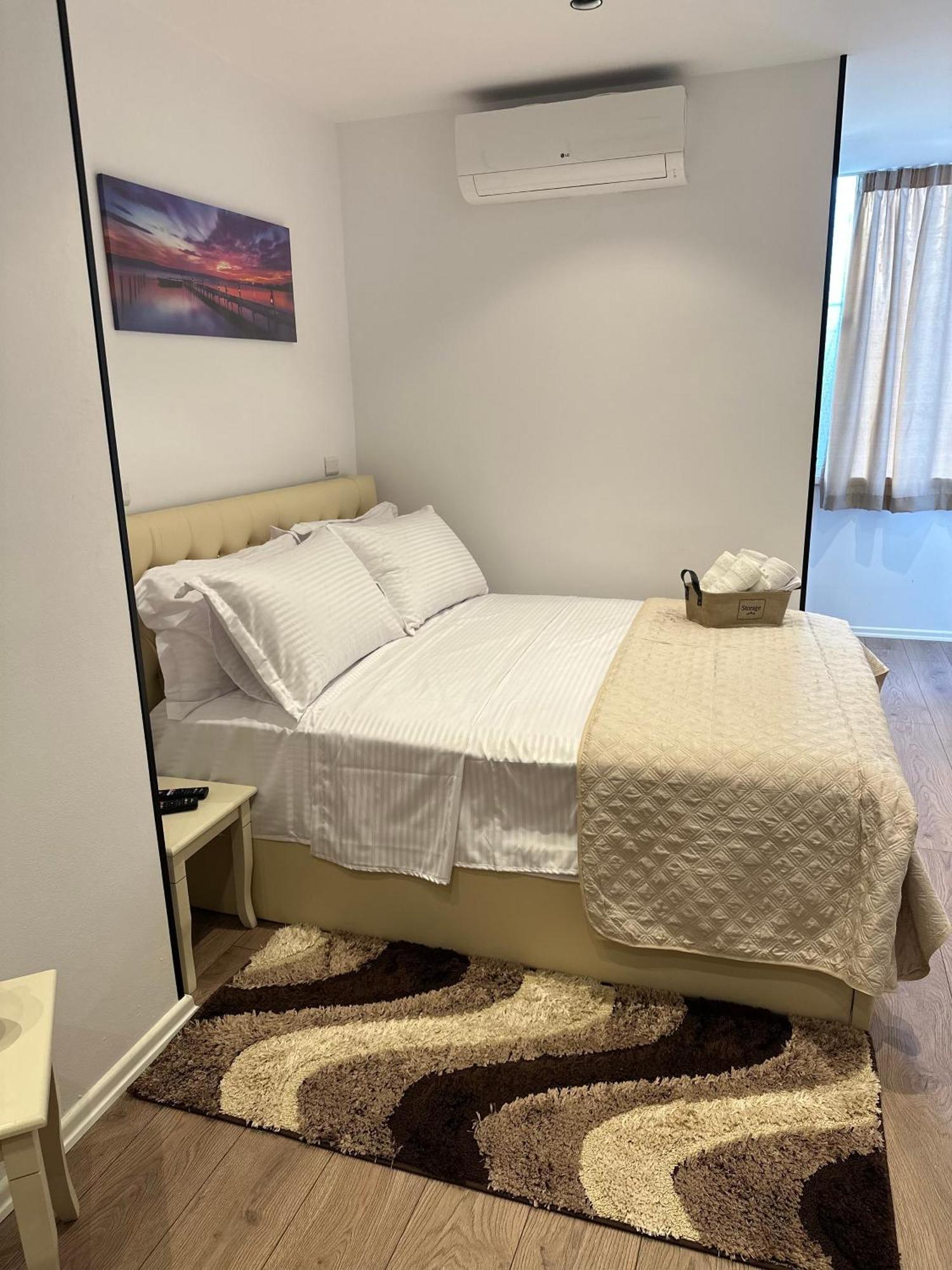 Heart Of Tirana Apartment Ngoại thất bức ảnh